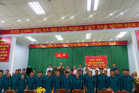 ỦY BAN NHÂN DÂN XÃ ĐĂK ANG TỔ CHỨC TỌA ĐÀM